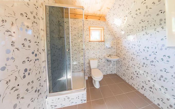 Uweronci Hotel Ustrzyki Dolne Luaran gambar